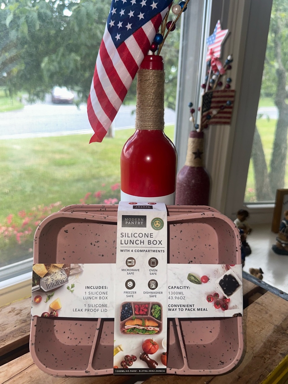 Modern Pantry Silicone Lunch Box in a speckled dark pink/mauve color ~ New